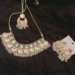 Elegant Gold and Multicolor Necklace Set
